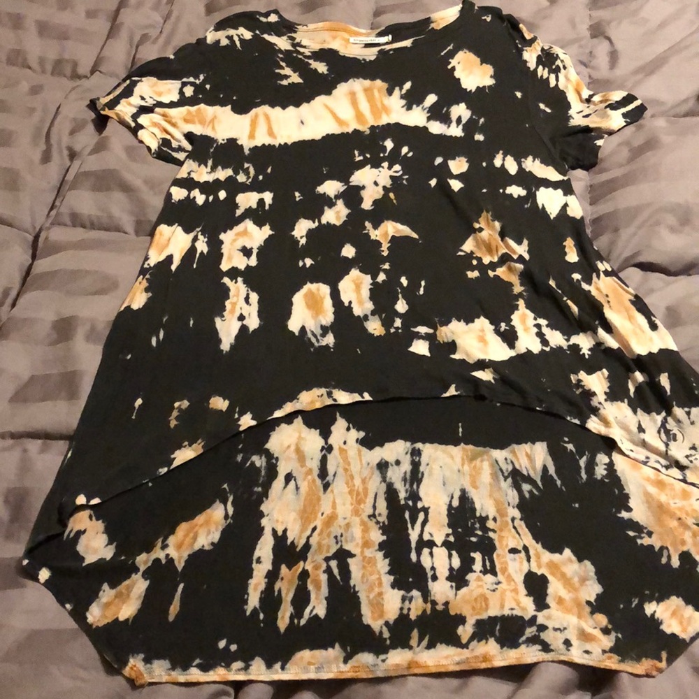 Hi-low tie-dye tee